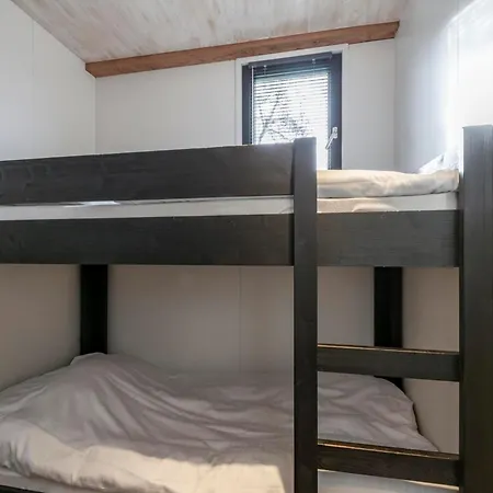 Near Sint Maartenszee With Jacuzzi