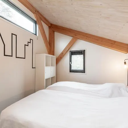 Near Sint Maartenszee With Jacuzzi Sint Maartensvlotbrug