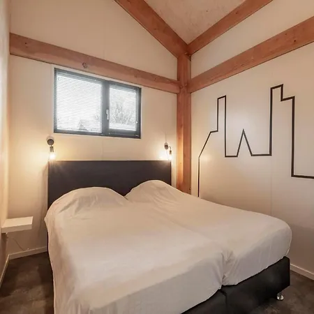 Villa Near Sint Maartenszee With Jacuzzi Sint Maartensvlotbrug