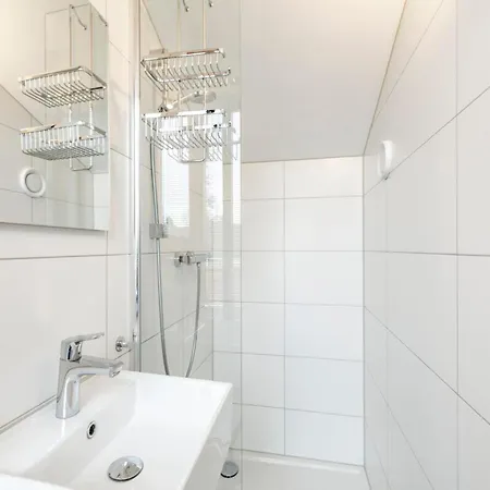 Near Sint Maartenszee With Jacuzzi Sint Maartensvlotbrug