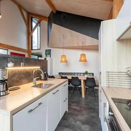 Near Sint Maartenszee With Jacuzzi Villa