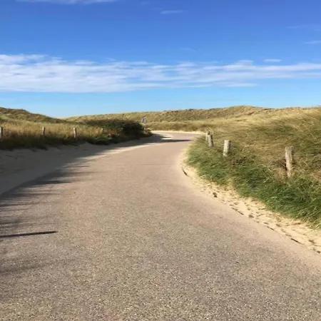 Villa Near Sint Maartenszee With Jacuzzi *